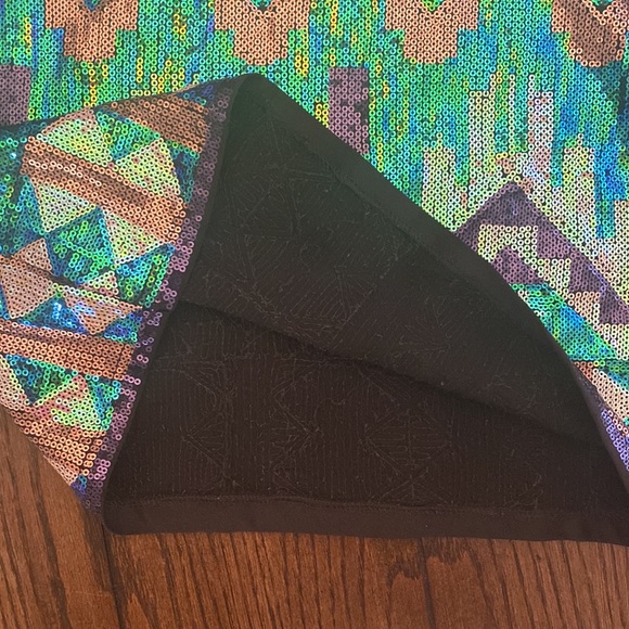 Women’s Sequin Aztec Design Skirt - Picture 5 of 5